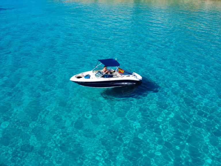 Louer Bateau à moteur avec ou sans skipper Sea Ray à Sant Antoni de Portmany