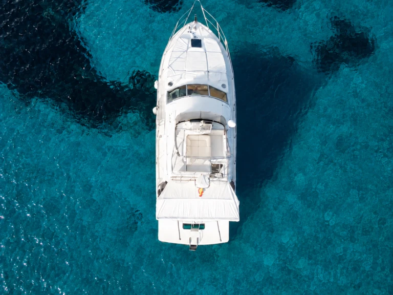 Bateau à moteur à louer à Sant Antoni de Portmany au meilleur prix