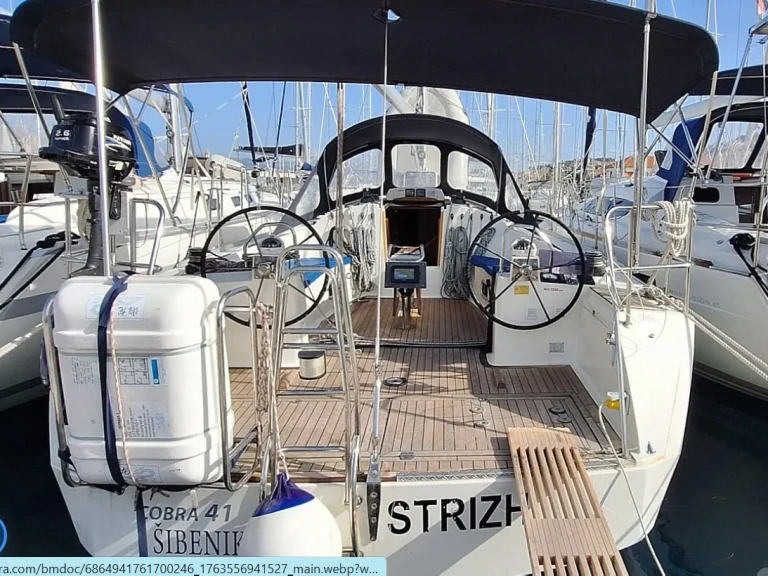 Louez un Cobra 411 à Trogir