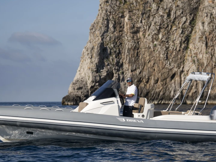 Location bateau Sorrento pas cher BREVA 800