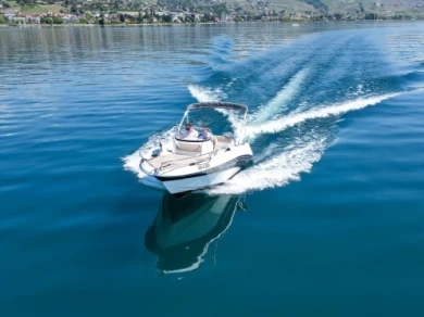 Huur een Titanium 560 Open in Pully