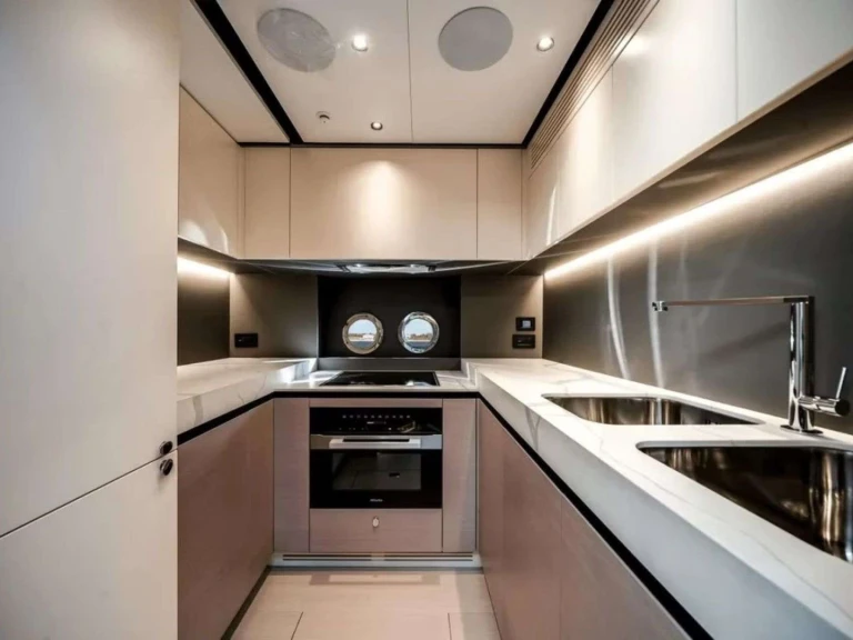 Location bateau Azimut Six Seven à Miami sur Samboat