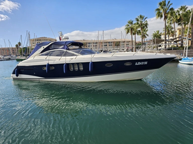 Bateau à moteur à louer à Saint-Raphaël au meilleur prix