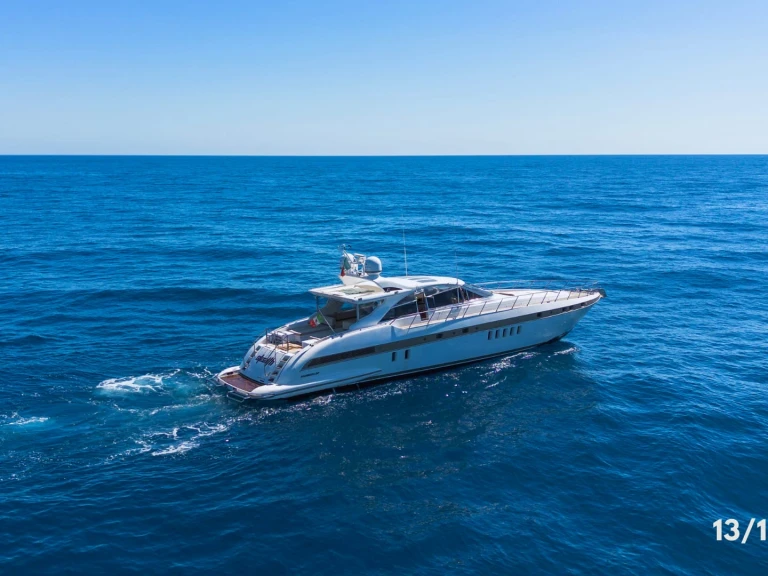 Overmarine S.p.a mangusta 80 a louer à Cannes