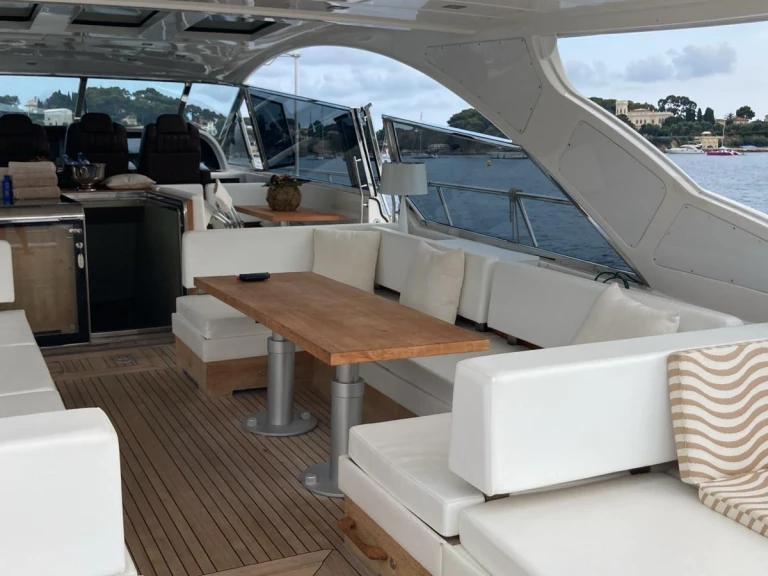 Location à Cannes - Overmarine S.p.a mangusta 80 sur SamBoat