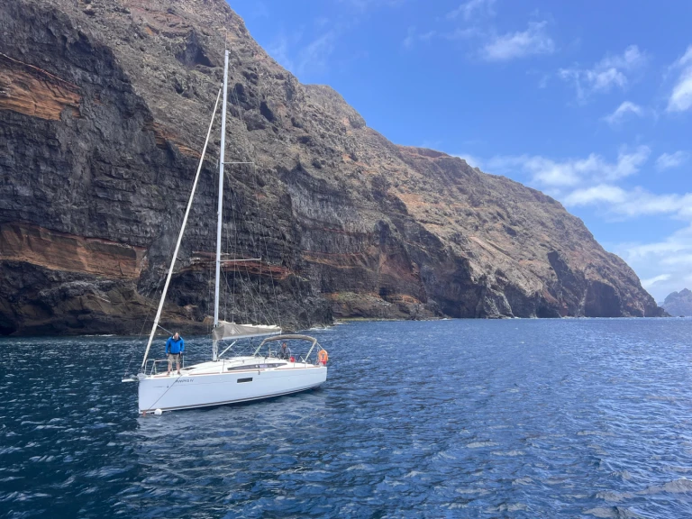 Louez un Jeanneau Sun Odyssey 349 Performance à Porto do Funchal