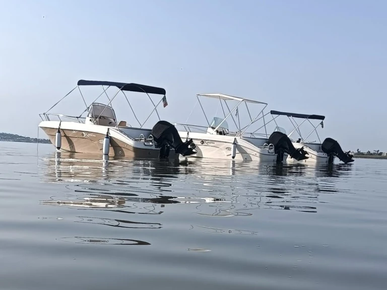 Louer Bateau à moteur avec ou sans skipper Kamarina à Siracusa