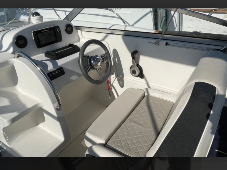 Pacific Craft Pacific Craft 690 DC a louer à Pornichet
