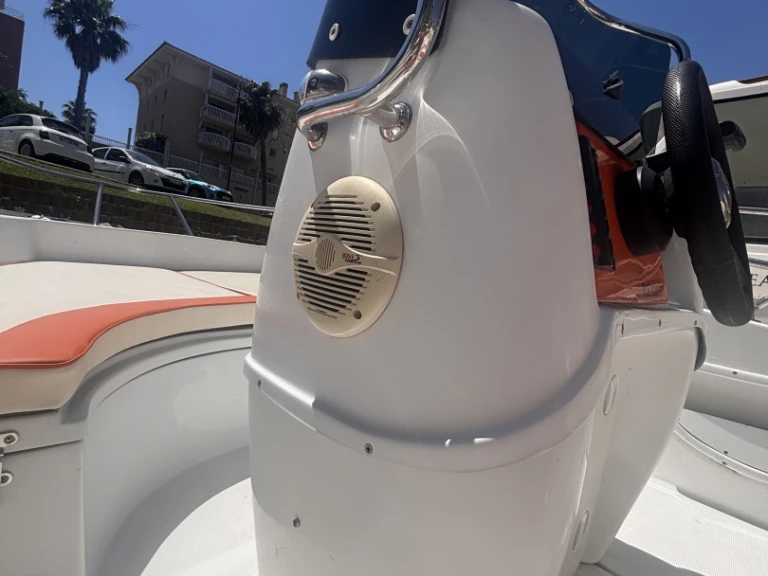 Louez un Sans Permis Marino 500 à Port Fréjus