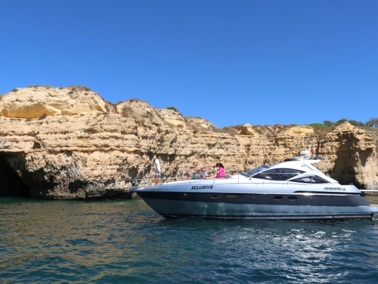 Louer Yacht avec ou sans skipper Pershing à Albufeira