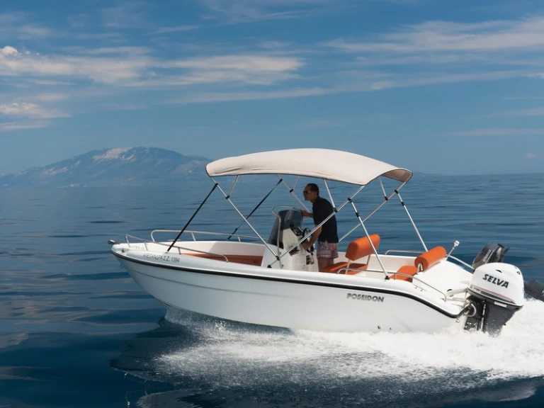 Louer Bateau à moteur avec ou sans skipper Poseidon à Zakynthos
