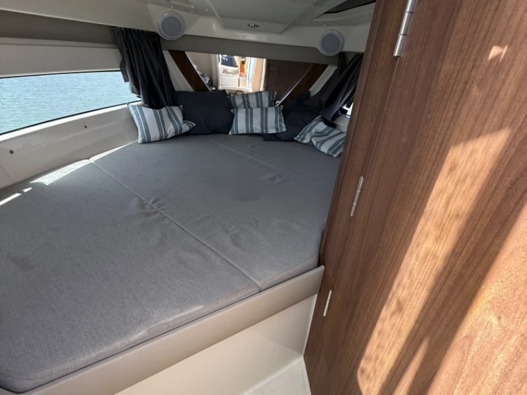 Quicksilver Activ 755 Cruiser a louer à Port-Camargue