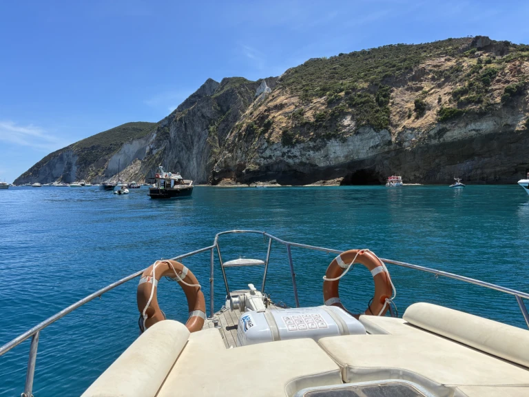 Louez un Ghibli Bora Bora à Anzio