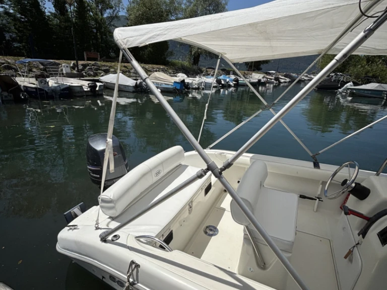 Louer Bateau à moteur avec ou sans skipper Sessa Marine à Aix-les-Bains