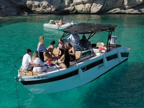 Bateau à moteur à louer à Santa Ponsa au meilleur prix