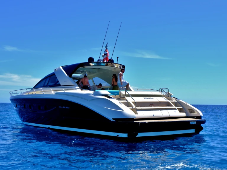 Location Yacht Riva avec permis