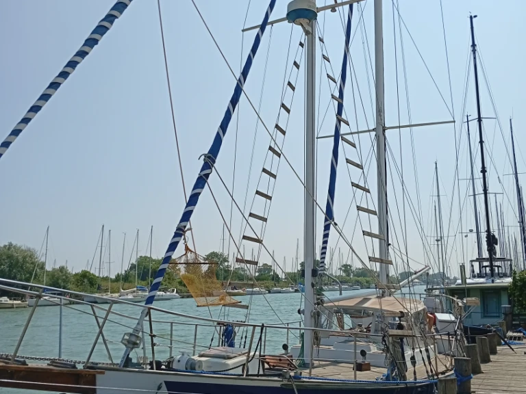 Location bateau Porto Turistico Di Roma (Ostia) pas cher Staysail