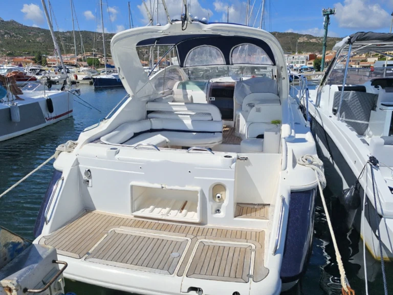 Location Bateau à moteur Fairline avec permis