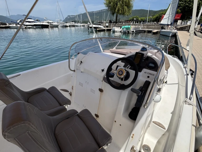 Louer Bateau à moteur avec ou sans skipper Cap-Ferret à Aix-les-Bains