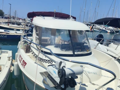 Quicksilver Arvor 215 AS jednotlivci a charterové společnosti v Bar