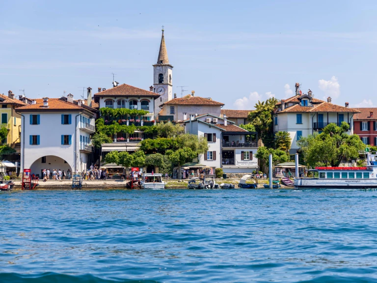 Louer Bateau à moteur avec ou sans skipper Barche Sicilia  à Feriolo