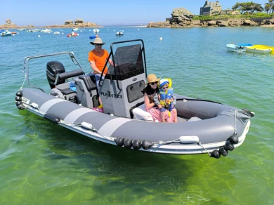 Location Semi-rigide à Trégastel - Valiant Valiant 580 Comfort