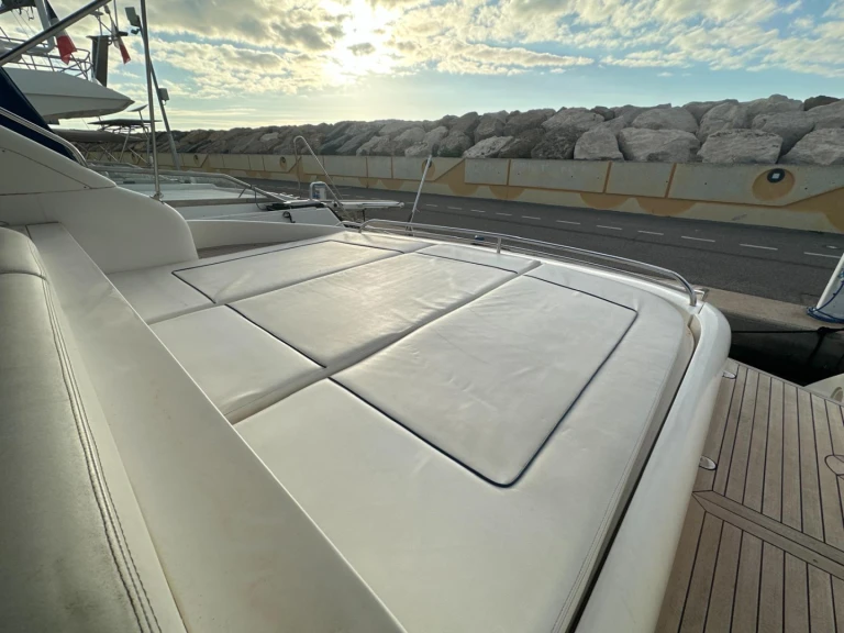 Location bateau Princess Princess V50 à Cannes sur Samboat