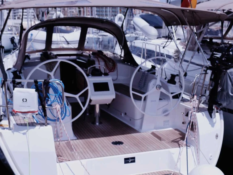 Bavaria Cruiser 37 a louer à Gouviá