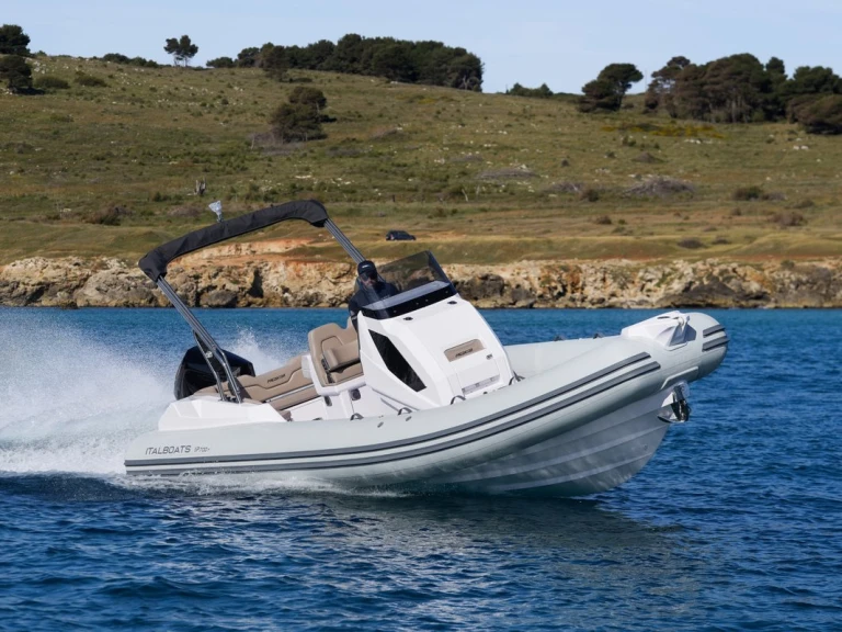 Louez un  Italboats Predator 700 à Pula