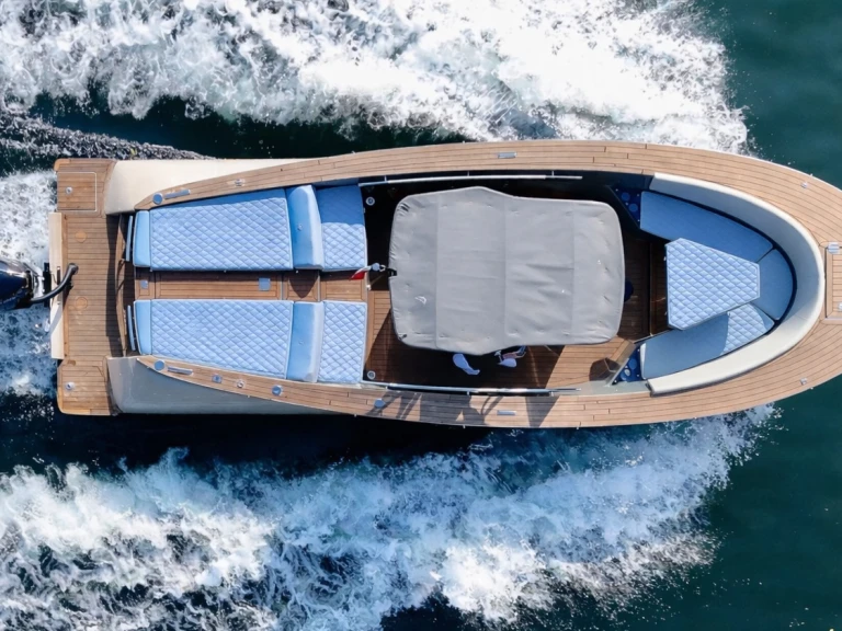 Location Bateau à moteur Lilybaeum avec permis