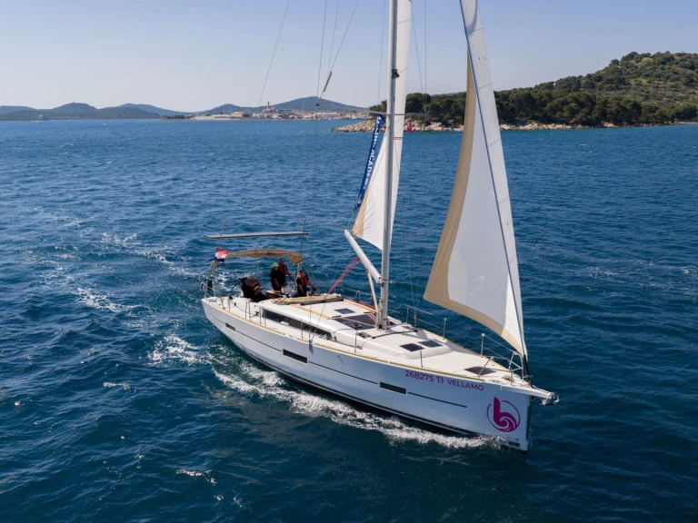 Location bateau Dufour Dufour 460 Grand Large à Pirovac sur Samboat
