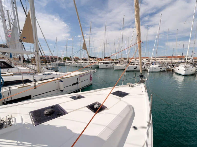 Location bateau Pirovac pas cher Oceanis 41.1