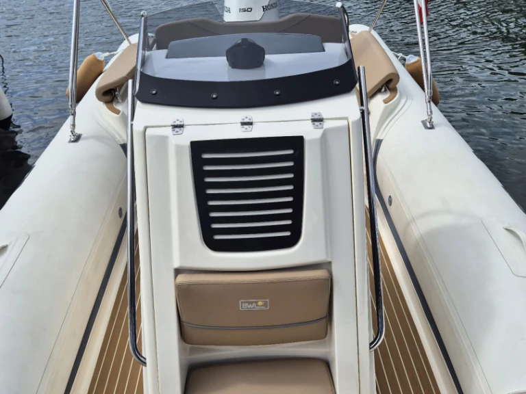 Location bateau Bwa Sport 26 GTO à Cannigione sur Samboat