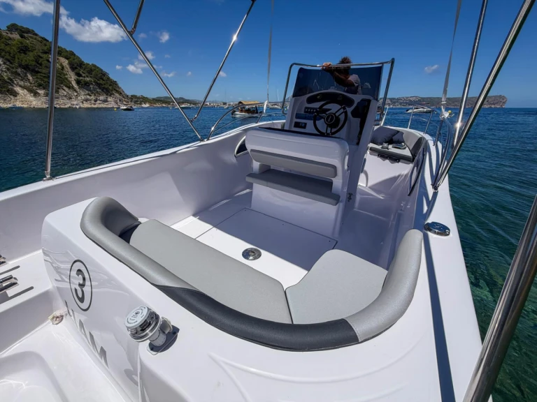 Bateau à moteur à louer à Espagne au meilleur prix