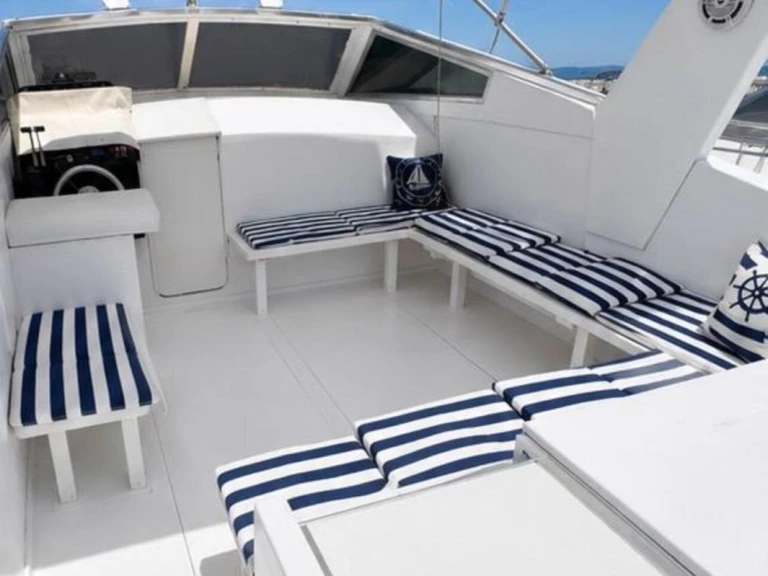 Location bateau Mochi Craft Mochi craft 42 à Ischia sur Samboat