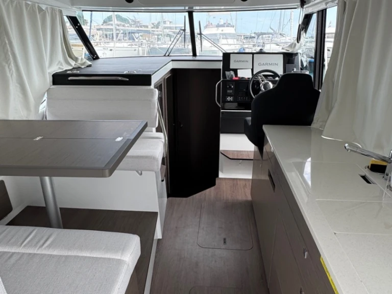 Louer Bateau à moteur avec ou sans skipper Jeanneau à Zadar