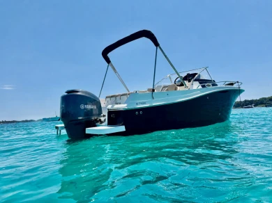 Location Bateau à moteur à Mandelieu-la-Napoule - Pacific Craft Pacific Craft 730 SC