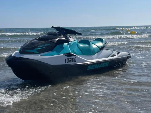 Sea-Doo GTX  a louer à Le Grau-du-Roi