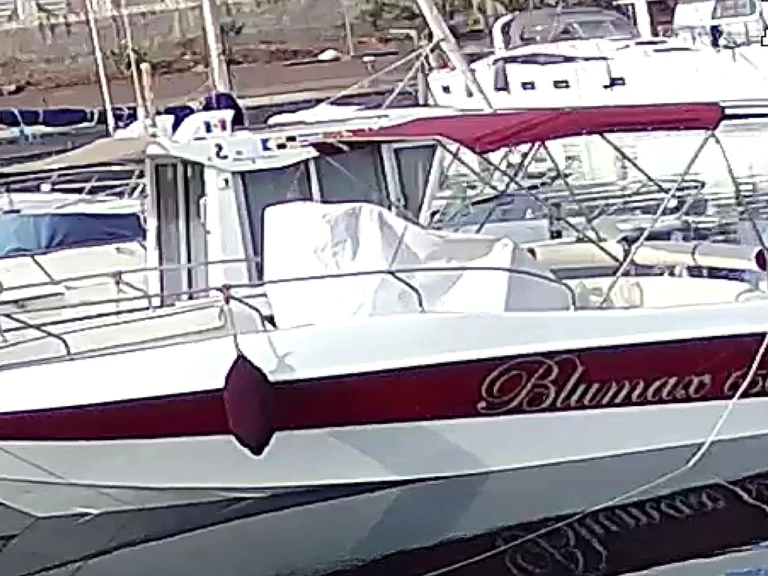 Location Bateau à moteur Blumax avec permis
