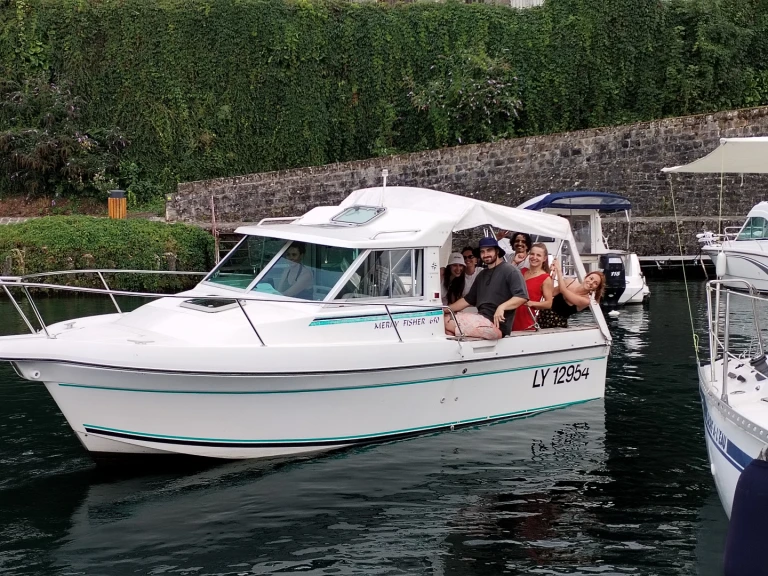 Louer Bateau à moteur avec ou sans skipper Jeanneau à Meillerie