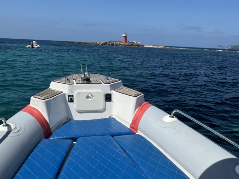 Louez un Rib 760 à Porto di Alghero