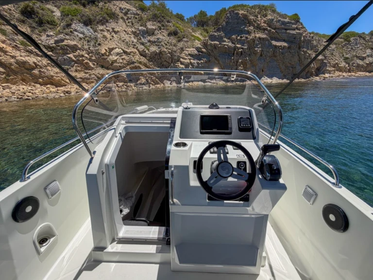Location Bateau à moteur Bénéteau avec permis