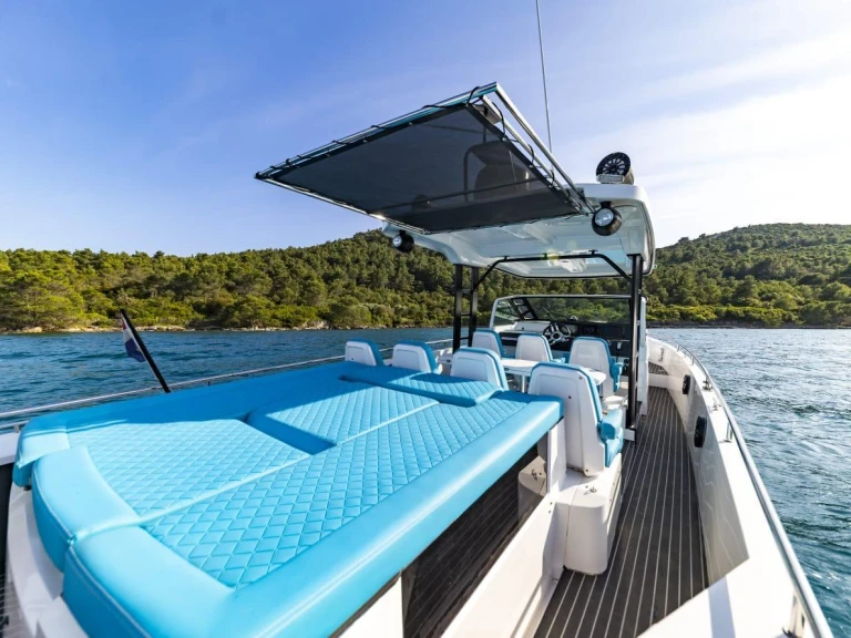 Location à Bol - Axopar Axopar 37 Sun-Top sur SamBoat