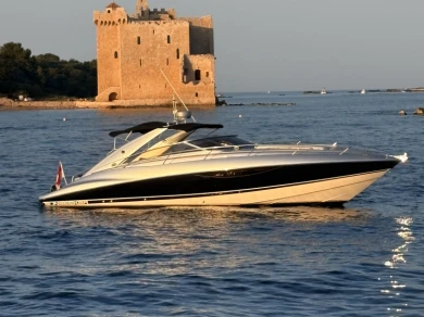 Motorová loď k pronájmu v Cannes za nejlepší cenu