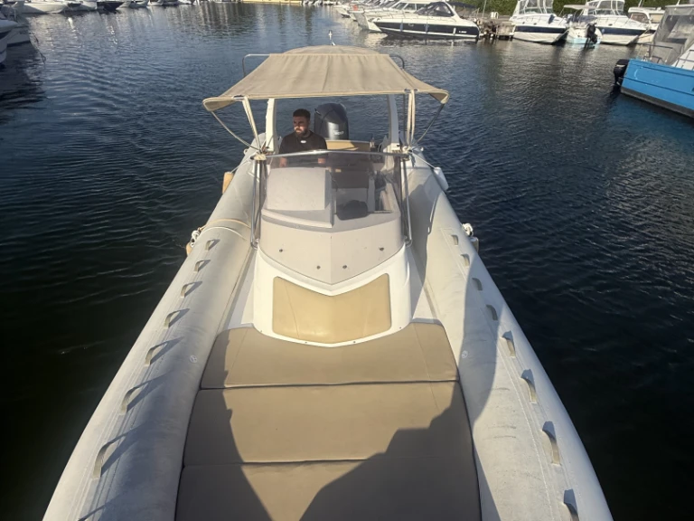 Location Semi-rigide à Mandelieu-la-Napoule - Capelli Tempest 850 WA