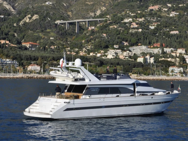 Location à Monaco-Ville - Cantieri Di Pisa Akir 22 S sur SamBoat
