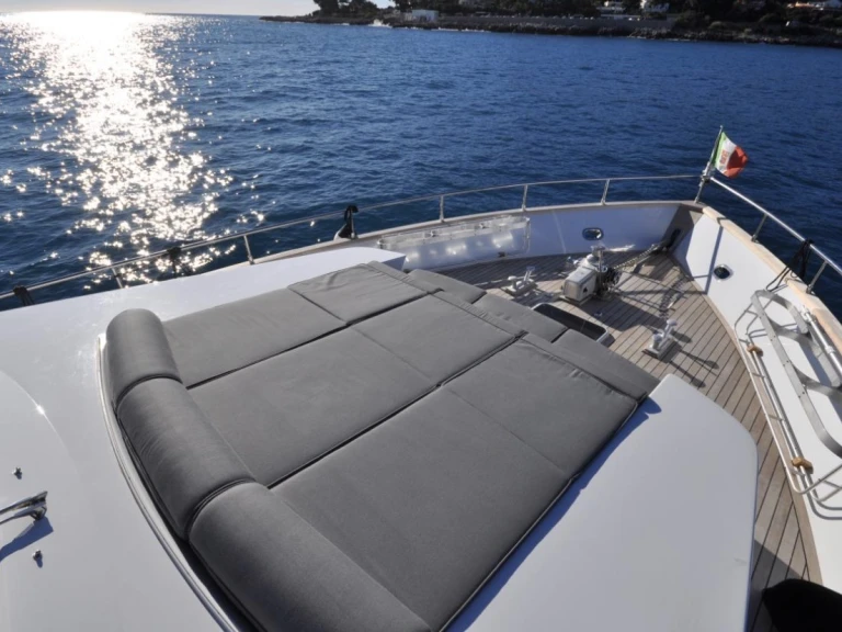 Louez un Cantieri Di Pisa Akir 22 S à Monaco-Ville
