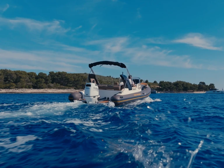 Location Semi-rigide Barracuda avec permis