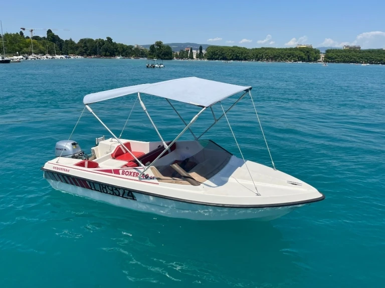Location Bateau à moteur à Annecy - BATEAU SANS PERMIS
