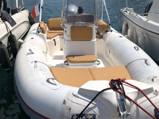 Louer Semi-rigide avec ou sans skipper Bwa à Six-Fours-les-Plages